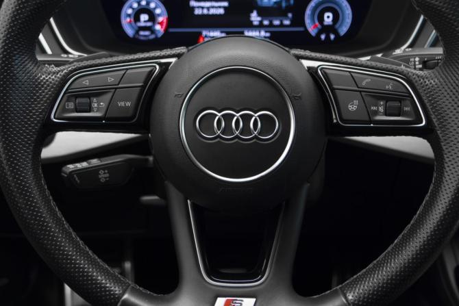 Audi A4 V (B9) Рестайлинг с пробегом 2021 года, цена 3 997 000 рублей, 71446 км, седан, Автокод Объявления