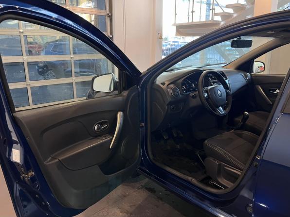 Renault Logan II с пробегом 2015 года, цена 470 000 рублей, 293550 км, седан, Автокод Объявления