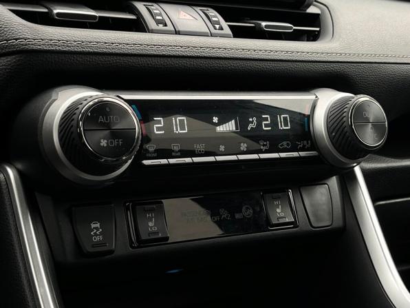 Toyota RAV4 V (XA50) с пробегом 2020 года, цена 3 350 500 рублей, 77010 км, внедорожник, Автокод Объявления