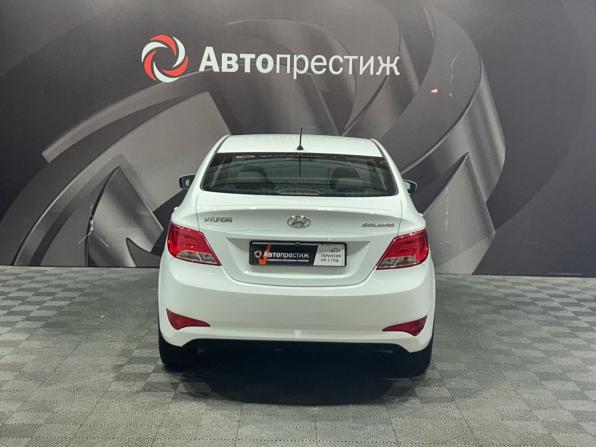 Hyundai Solaris I Рестайлинг с пробегом 2015 года, цена 920 000 рублей, 160095 км, седан, Автокод Объявления