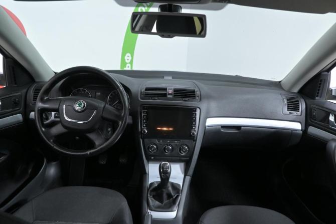 Skoda Octavia II (A5) Рестайлинг с пробегом 2010 года, цена 690 000 рублей, 226338 км, лифтбек, Автокод Объявления