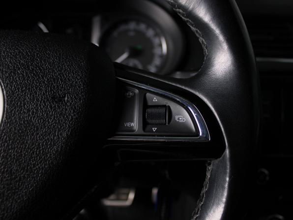 Skoda Octavia III (A7) Рестайлинг с пробегом 2019 года, цена 1 580 000 рублей, 97894 км, лифтбек, Автокод Объявления