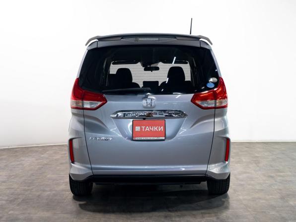 Honda Freed II с пробегом 2017 года, цена 1 465 000 рублей, 88500 км, компактвэн, Автокод Объявления
