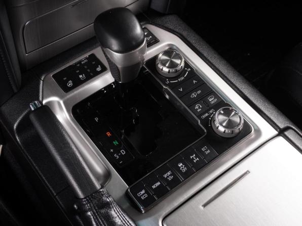 Toyota Land Cruiser 200 Series Рестайлинг 2 с пробегом 2016 года, цена 6 750 000 рублей, 188711 км, внедорожник, Автокод Объявления