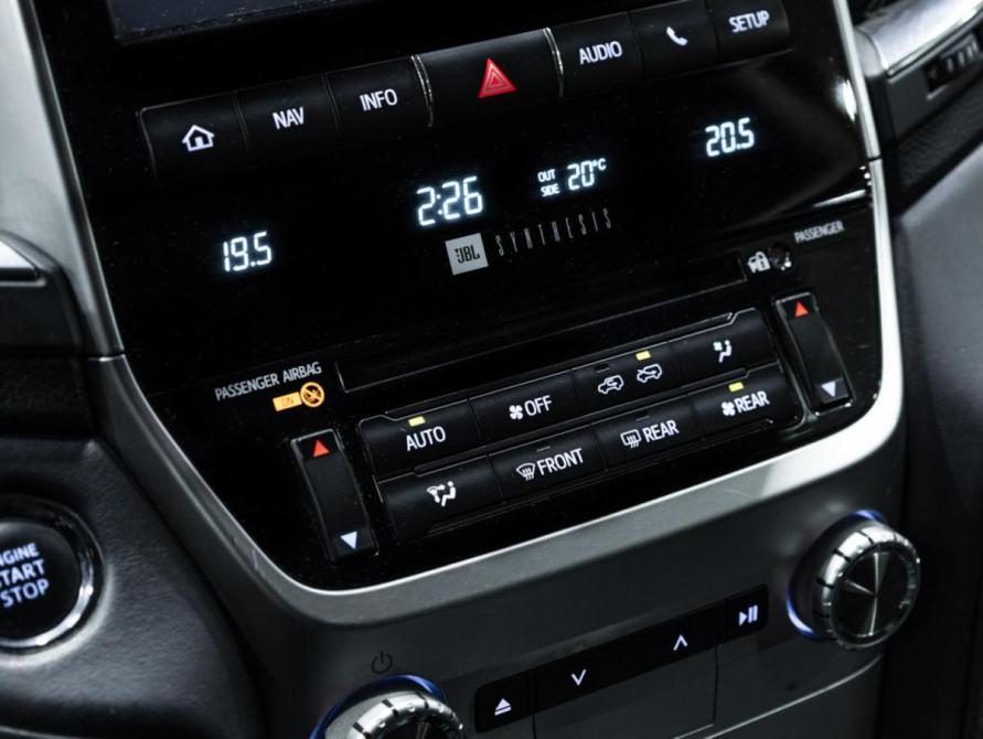 Toyota Land Cruiser 200 Series Рестайлинг 2 Санкт-Петербург  - изображение 23