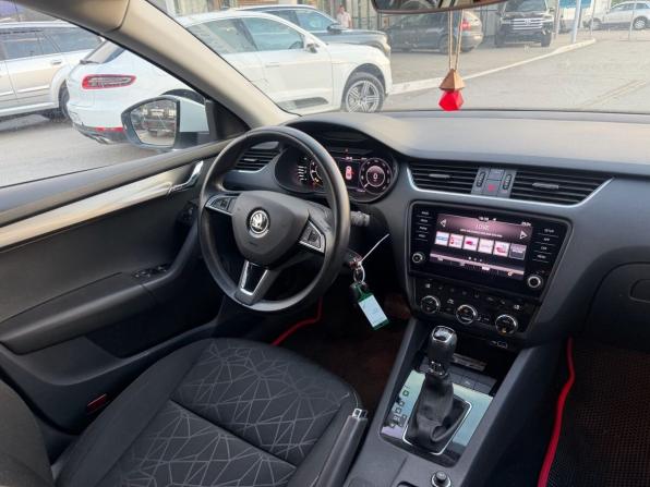 Skoda Octavia III (A7) Рестайлинг с пробегом 2019 года, цена 1 899 000 рублей, 134590 км, лифтбек, Автокод Объявления