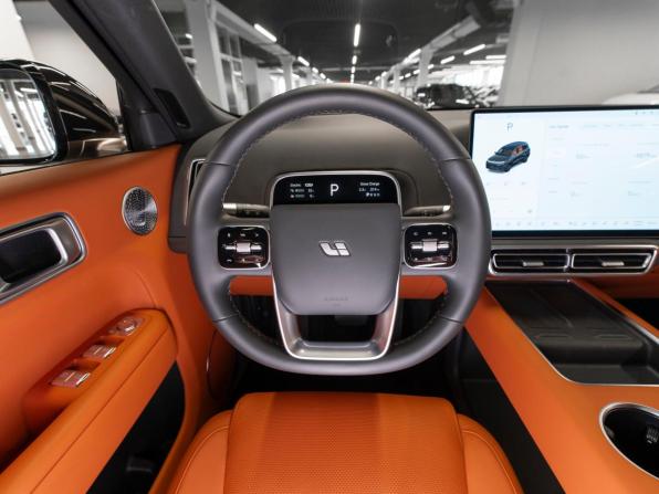 Li Auto (Lixiang) L9 I Рестайлинг с пробегом 2025 года, цена 8 900 000 рублей, 50 км, внедорожник, Автокод Объявления