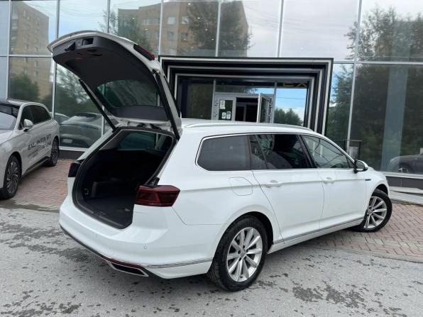 Volkswagen Passat B8 Рестайлинг с пробегом 2020 года, цена 2 175 000 рублей, 169774 км, универсал, Автокод Объявления