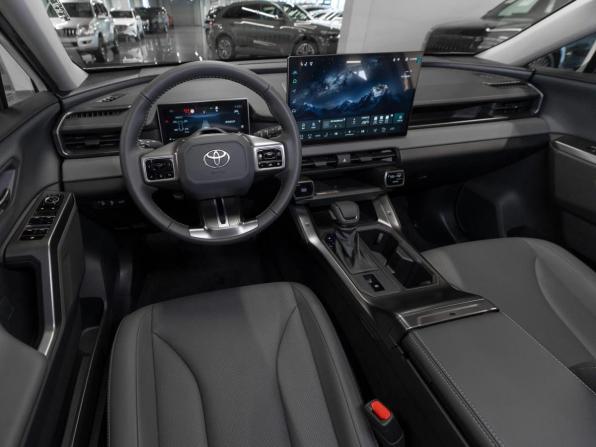 Toyota RAV4 VI (XA60) с пробегом 2025 года, цена 4 300 000 рублей, 5 км, внедорожник, Автокод Объявления