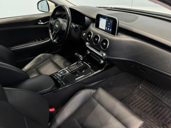 Kia Stinger I с пробегом 2018 года, цена 2 590 000 рублей, 73255 км, лифтбек, Автокод Объявления