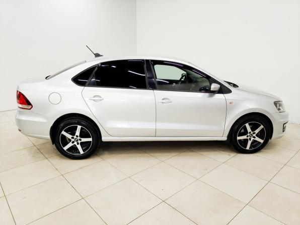Volkswagen Polo V Рестайлинг с пробегом 2017 года, цена 890 000 рублей, 139433 км, седан, Автокод Объявления