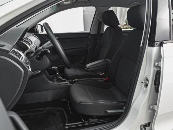 Skoda Rapid I с пробегом 2015 года, цена 1 209 000 рублей, 178745 км, лифтбек, Автокод Объявления