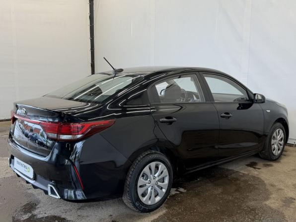 Kia Rio IV Рестайлинг с пробегом 2021 года, цена 1 820 000 рублей, 53049 км, седан, Автокод Объявления