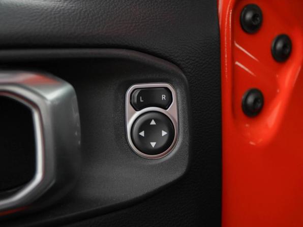 Jeep Wrangler IV (JL) с пробегом 2018 года, цена 6 299 069 рублей, 84149 км, внедорожник, Автокод Объявления