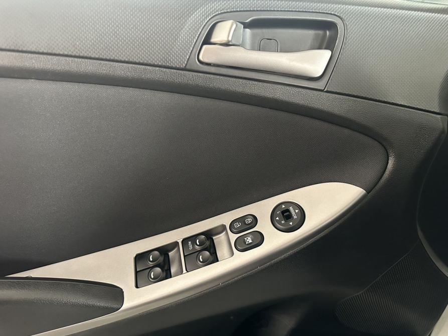 Hyundai Solaris I Рестайлинг Москва  - изображение 16