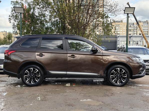Mitsubishi Outlander III Рестайлинг 3 с пробегом 2021 года, цена 1 909 000 рублей, 56074 км, внедорожник, Автокод Объявления