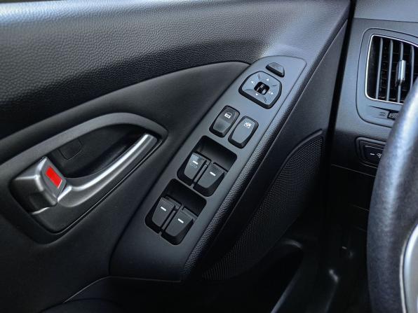 Hyundai ix35 I с пробегом 2012 года, цена 1 499 000 рублей, 102850 км, внедорожник, Автокод Объявления