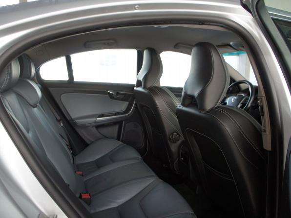 Volvo S60 II Рестайлинг с пробегом 2014 года, цена 1 490 000 рублей, 214000 км, седан, Автокод Объявления