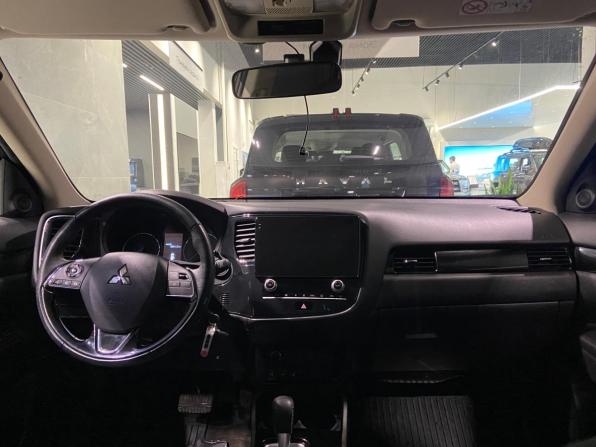 Mitsubishi Outlander III Рестайлинг 3 с пробегом 2022 года, цена 2 700 000 рублей, 68050 км, внедорожник, Автокод Объявления