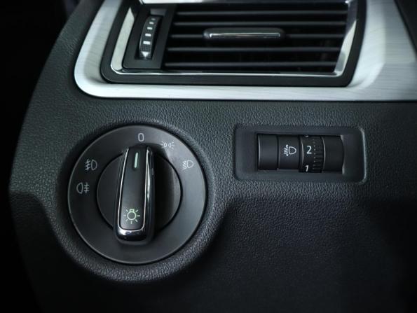 Skoda Rapid I с пробегом 2014 года, цена 889 000 рублей, 144037 км, лифтбек, Автокод Объявления