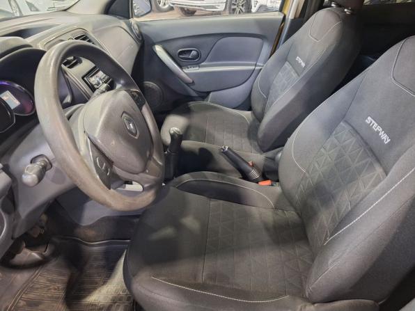 Renault Sandero II с пробегом 2015 года, цена 680 000 рублей, 134178 км, хэтчбек, Автокод Объявления