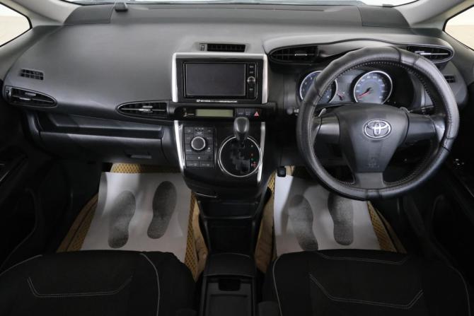 Toyota Wish II Рестайлинг с пробегом 2017 года, цена 2 019 000 рублей, 85000 км, минивэн, Автокод Объявления