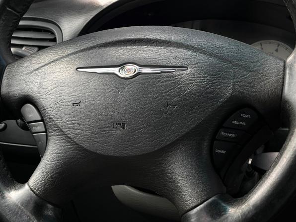 Chrysler Town &amp; Country IV с пробегом 2005 года, цена 597 700 рублей, 301560 км, минивэн, Автокод Объявления