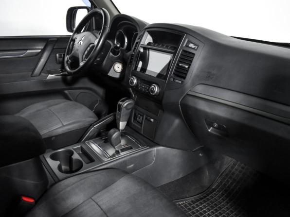 Mitsubishi Pajero IV Рестайлинг 1 с пробегом 2013 года, цена 1 639 000 рублей, 280000 км, внедорожник, Автокод Объявления