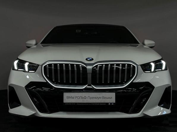 BMW 5 серии VIII (G60/G61/G68) с пробегом 2023 года, цена 7 735 000 рублей, 7301 км, седан, Автокод Объявления