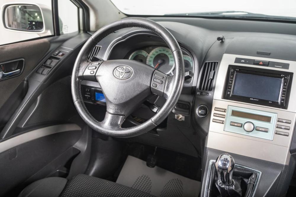 Toyota Corolla Verso I Рестайлинг Томск  - изображение 10