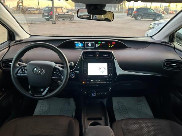 Toyota Prius IV Рестайлинг (XW50) с пробегом 2021 года, цена 2 550 000 рублей, 80774 км, лифтбек, Автокод Объявления