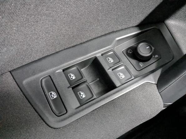Volkswagen Tiguan II Рестайлинг с пробегом 2021 года, цена 3 150 000 рублей, 52829 км, внедорожник, Автокод Объявления