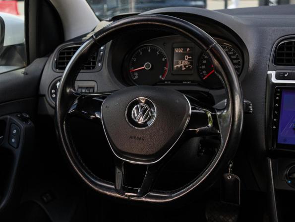 Volkswagen Polo V Рестайлинг с пробегом 2017 года, цена 1 170 000 рублей, 131220 км, седан, Автокод Объявления