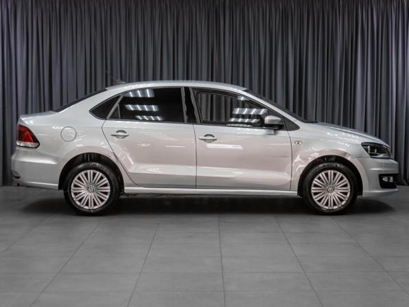 Volkswagen Polo V Рестайлинг с пробегом 2017 года, цена 1 099 000 рублей, 86408 км, седан, Автокод Объявления