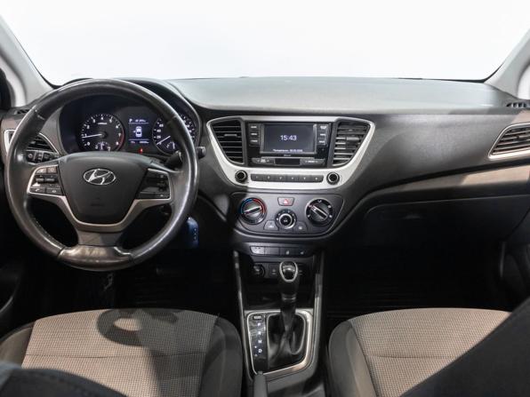 Hyundai Solaris II с пробегом 2017 года, цена 1 395 000 рублей, 80521 км, седан, Автокод Объявления