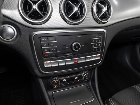 Mercedes-Benz GLA I (X156) Рестайлинг с пробегом 2017 года, цена 2 680 000 рублей, 77492 км, внедорожник, Автокод Объявления