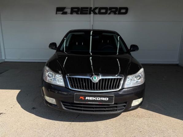 Skoda Octavia II (A5) Рестайлинг с пробегом 2011 года, цена 889 000 рублей, 271516 км, лифтбек, Автокод Объявления