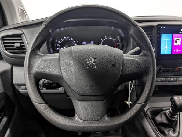 Peugeot Expert III с пробегом 2018 года, цена 2 219 300 рублей, 76135 км, фургон, Автокод Объявления