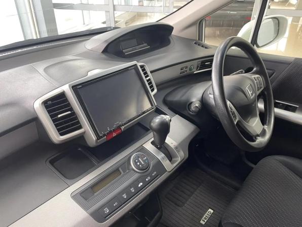 Honda Freed I Рестайлинг с пробегом 2013 года, цена 985 000 рублей, 205686 км, компактвэн, Автокод Объявления