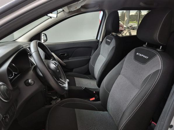 Renault Logan II Рестайлинг с пробегом 2021 года, цена 929 000 рублей, 159587 км, седан, Автокод Объявления