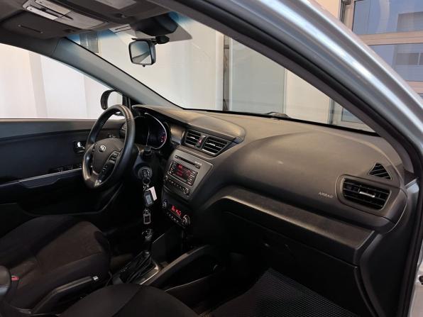 Kia Rio III Рестайлинг с пробегом 2016 года, цена 940 000 рублей, 255627 км, седан, Автокод Объявления
