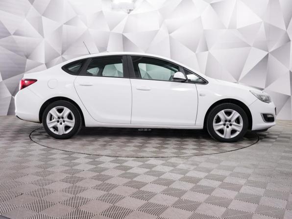 Opel Astra J Рестайлинг с пробегом 2013 года, цена 949 000 рублей, 144600 км, седан, Автокод Объявления