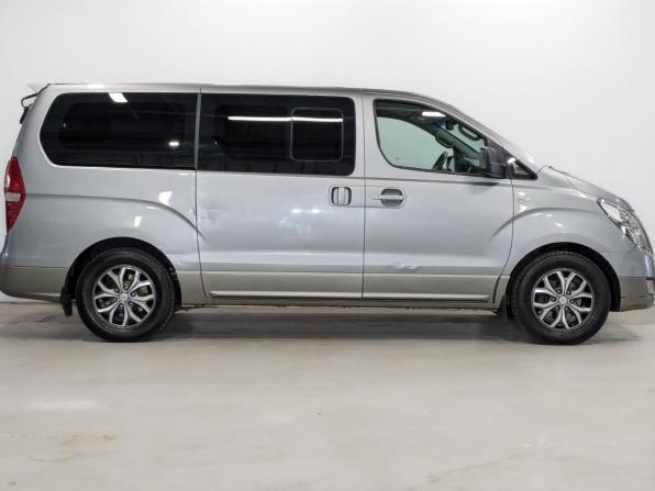 Hyundai Grand Starex I Рестайлинг с пробегом 2017 года, цена 2 700 000 рублей, 98892 км, минивэн, Автокод Объявления
