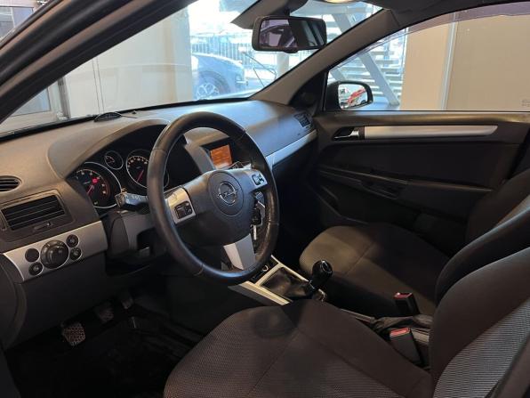 Opel Astra H Рестайлинг с пробегом 2012 года, цена 510 000 рублей, 243716 км, седан, Автокод Объявления
