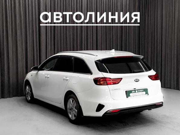 Kia Ceed III Рестайлинг с пробегом 2021 года, цена 1 430 000 рублей, 135500 км, универсал, Автокод Объявления