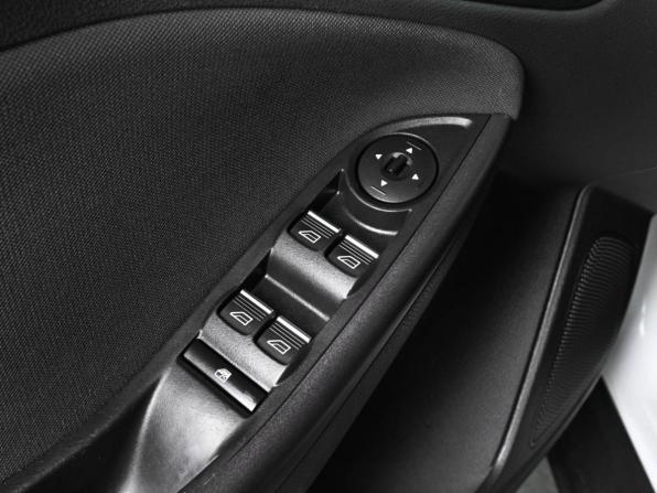 Ford Focus III Рестайлинг с пробегом 2015 года, цена 969 000 рублей, 146365 км, седан, Автокод Объявления