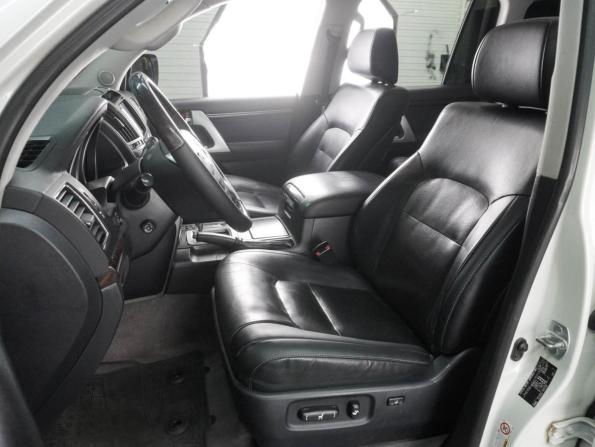 Toyota Land Cruiser 200 Series Рестайлинг 1 с пробегом 2015 года, цена 4 289 000 рублей, 247591 км, внедорожник, Автокод Объявления
