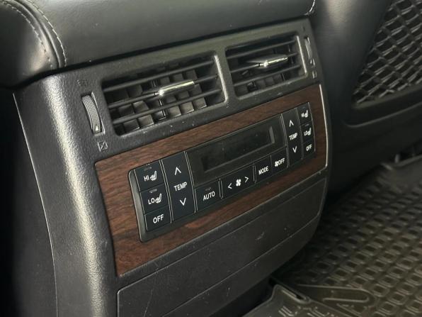 Toyota Land Cruiser 200 Series Рестайлинг 2 с пробегом 2017 года, цена 6 950 000 рублей, 220375 км, внедорожник, Автокод Объявления