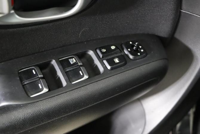Kia Soul II Рестайлинг с пробегом 2019 года, цена 1 799 990 рублей, 51723 км, хэтчбек, Автокод Объявления