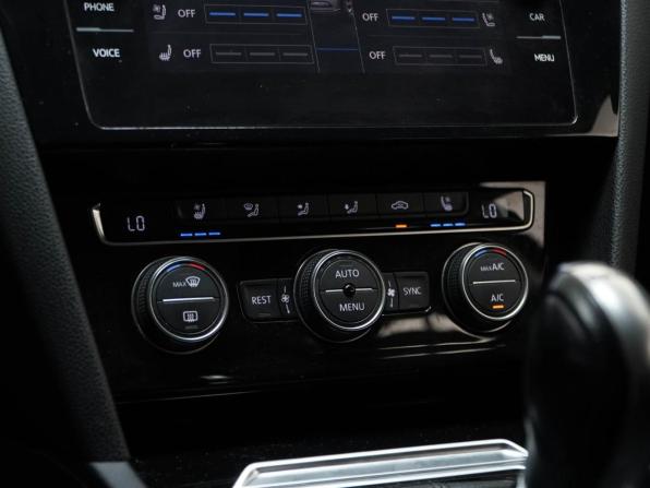 Volkswagen Passat B8 с пробегом 2018 года, цена 1 953 999 рублей, 170673 км, седан, Автокод Объявления
